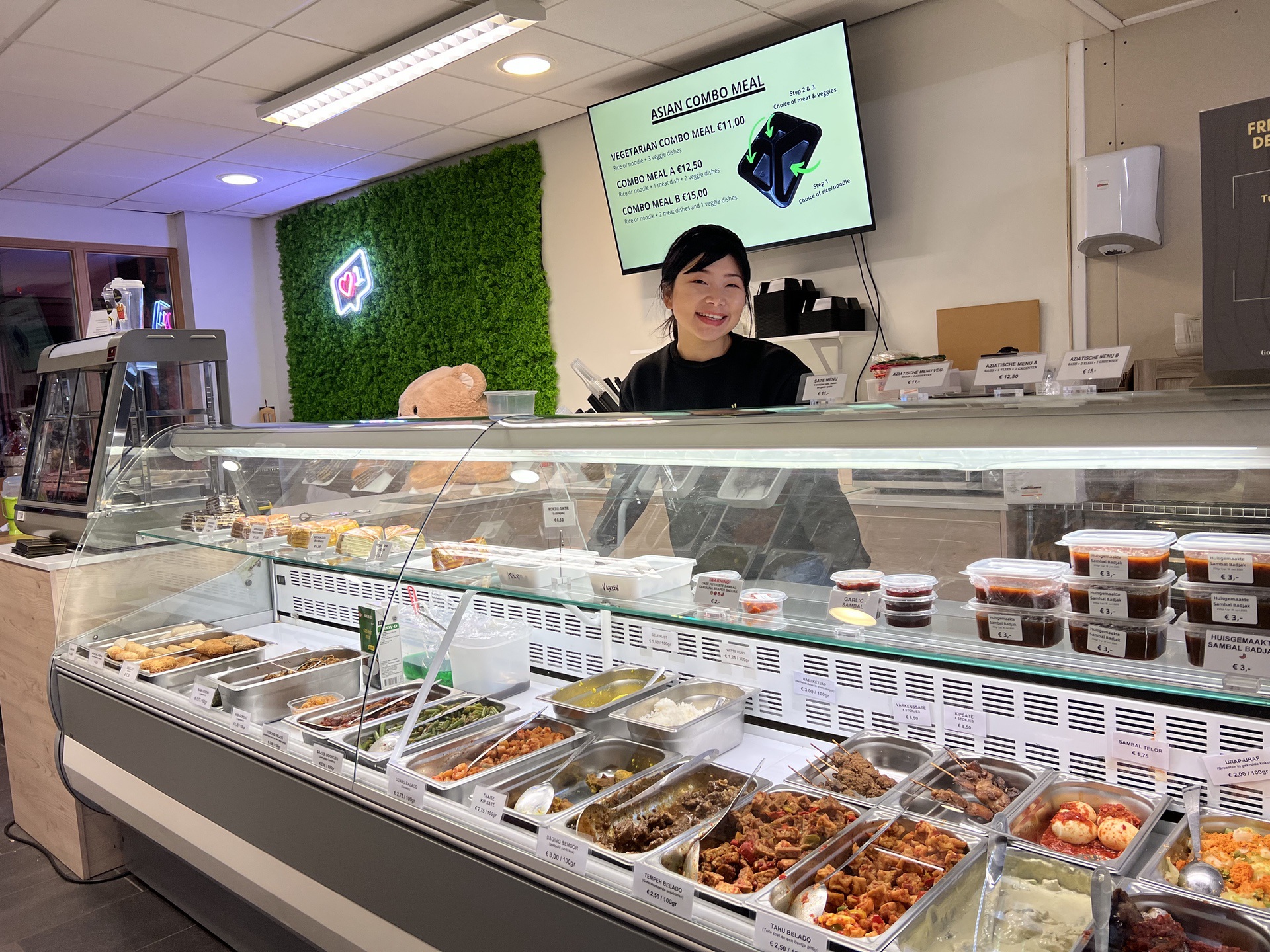 Asian meals at thelocasian.com
