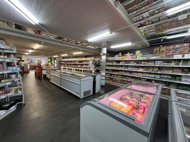 Inside the store thelocasian.com